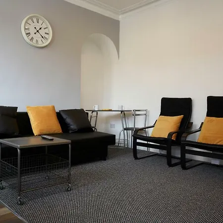 Cozy Modern Townhouse Leeds (West Yorkshire)